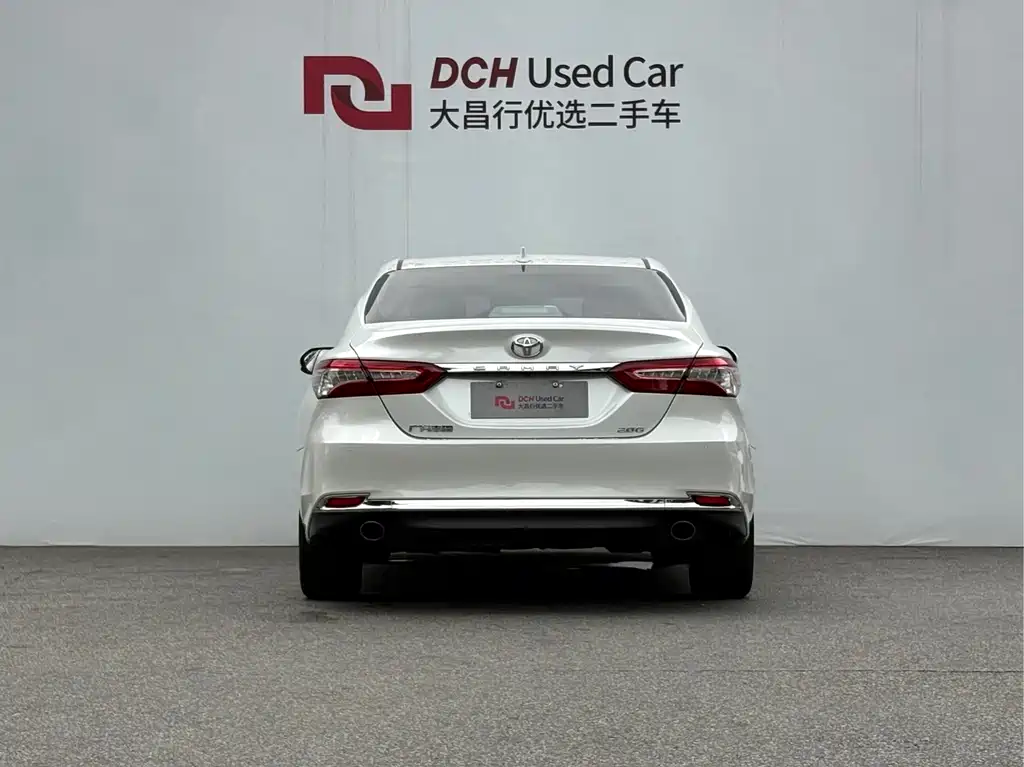 Toyota Camry 2023 — фото 5