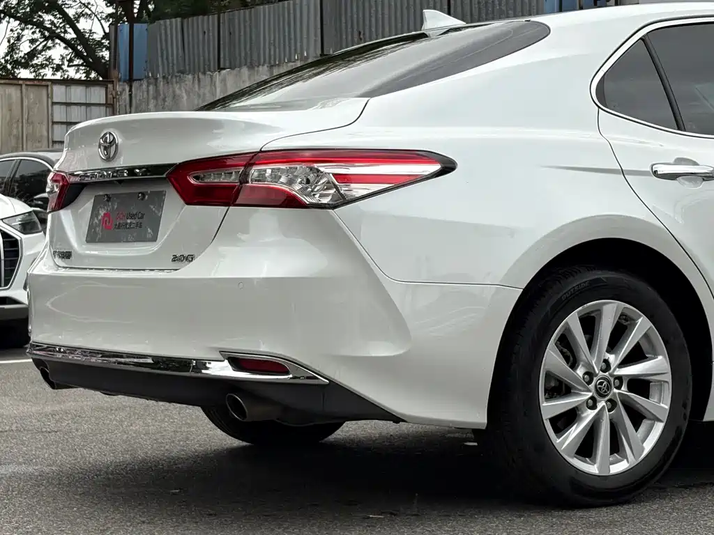 Toyota Camry 2023 — фото 21