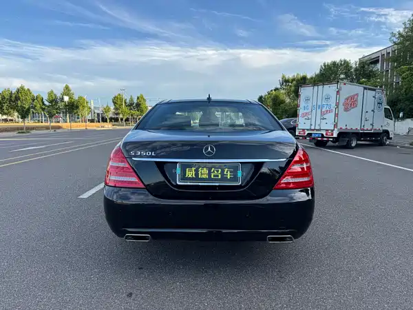 Mercedes-Benz S-Class 2012