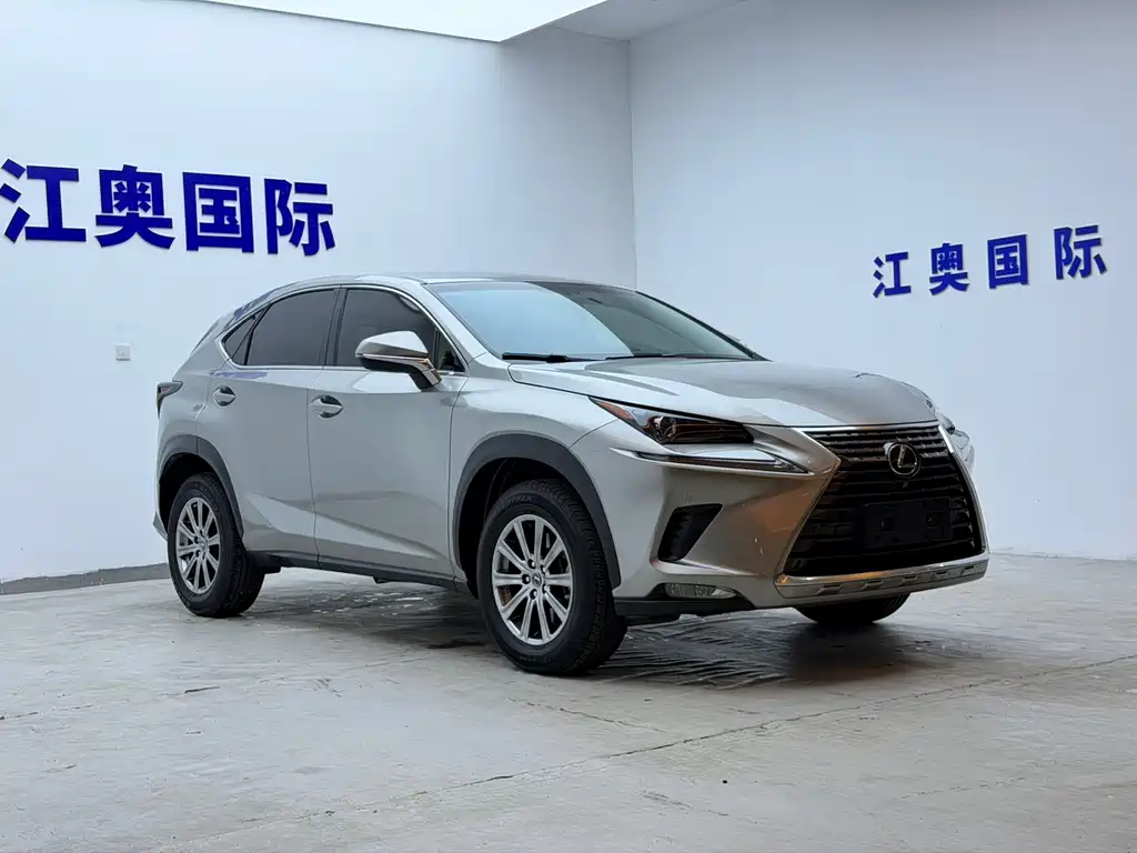 Lexus NX 2021