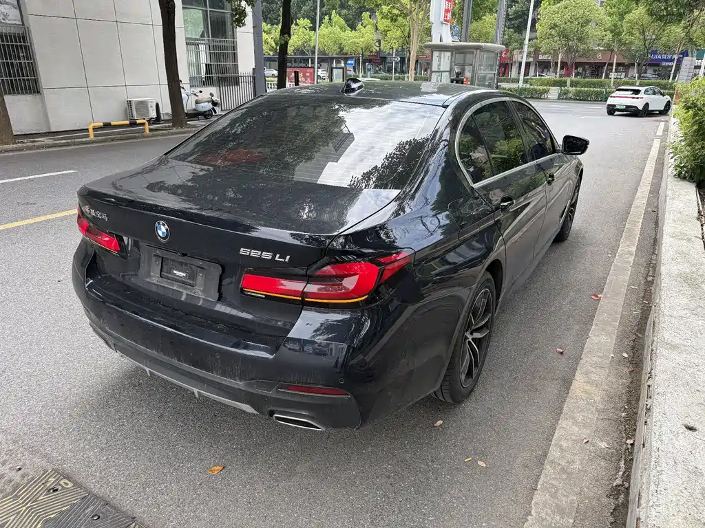 BMW 5 Series 2023