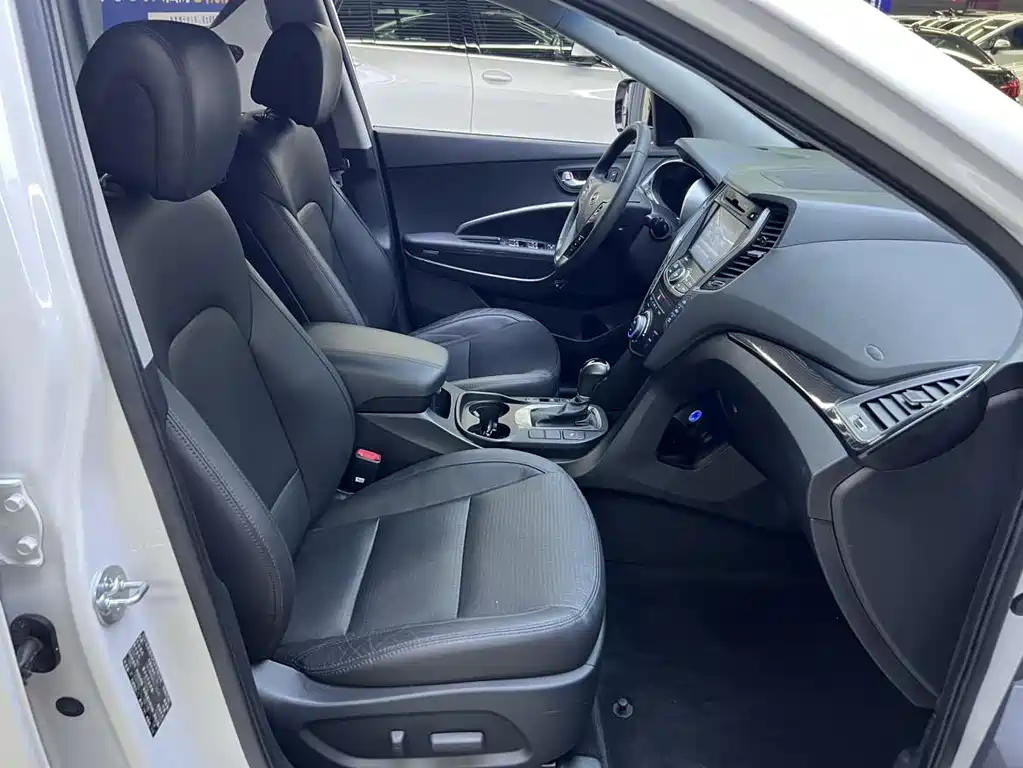 Hyundai Santa Fe 2015 — фото 17