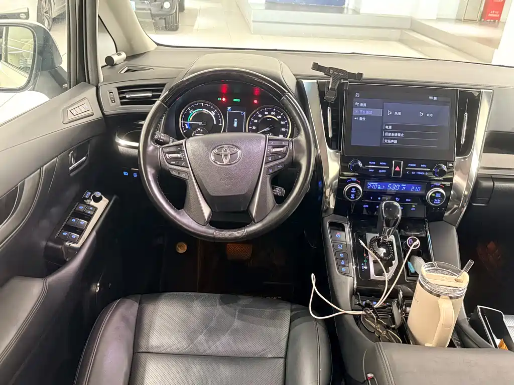 Toyota Vellfire 2021 — фото 12