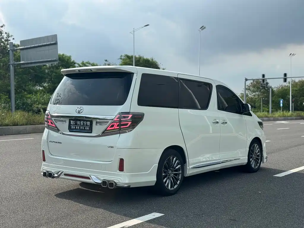 Toyota Alphard 2013 — фото 27