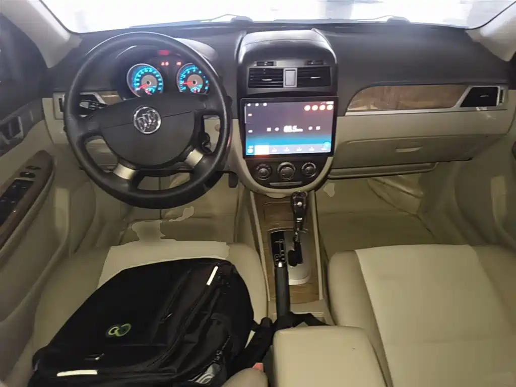 Buick Excelle 2015 — фото 10