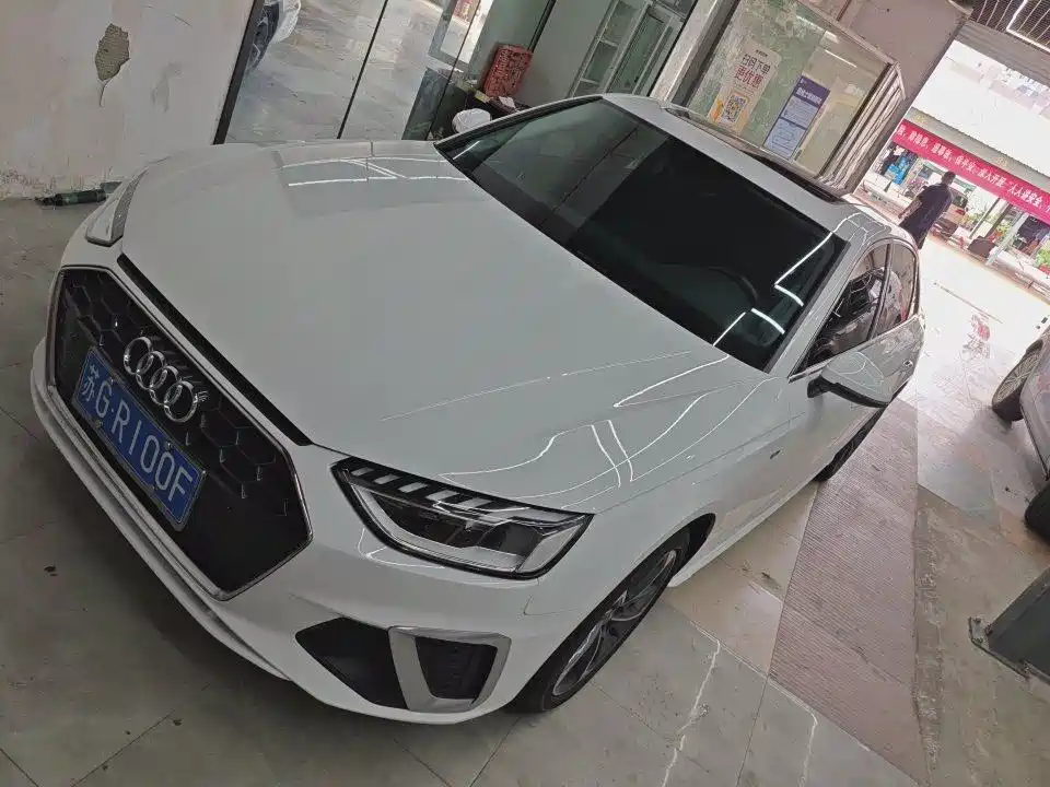 Audi A4L 2021