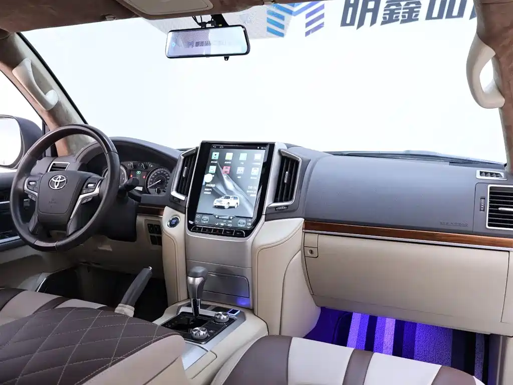 Toyota Land Cruiser 2019 — фото 19
