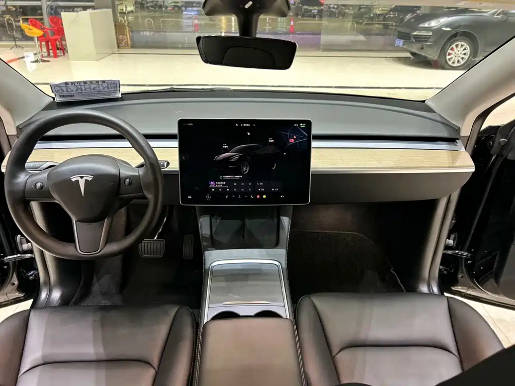 Tesla Model Y 2023 — фото 11