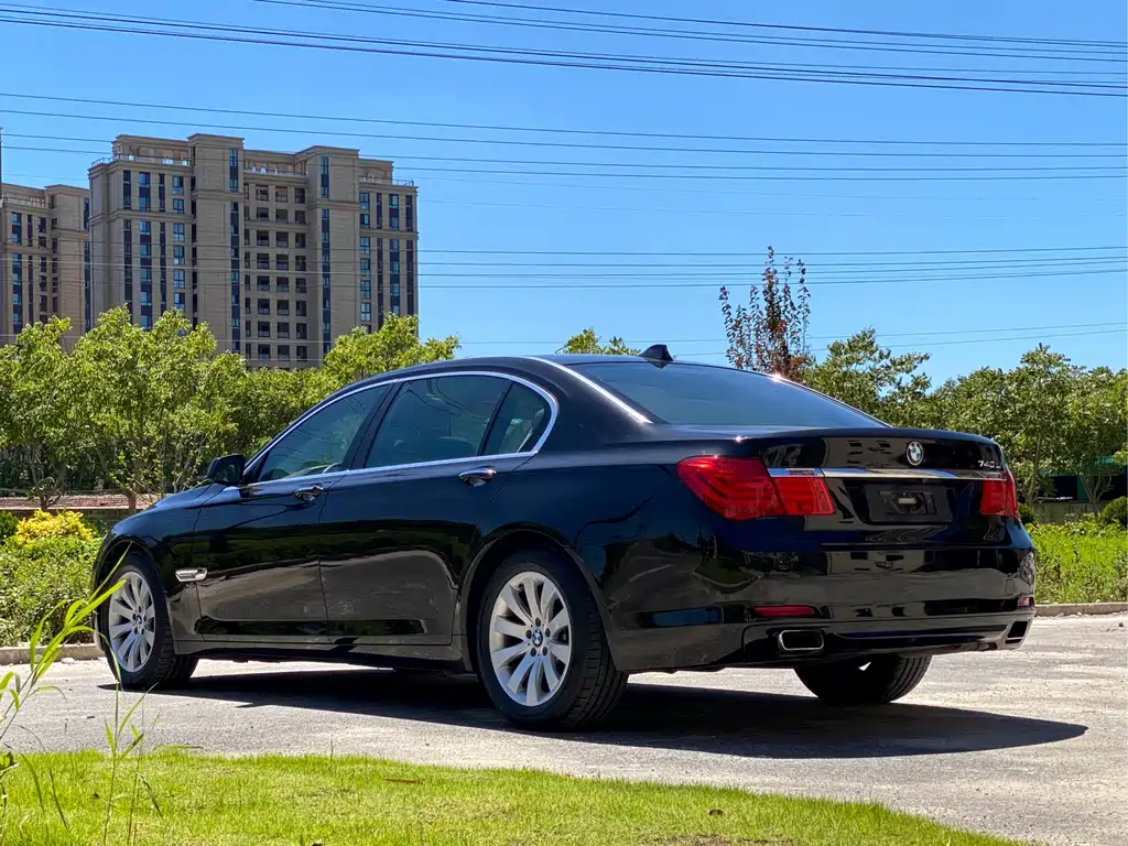 BMW 7 Series 2012 — фото 7
