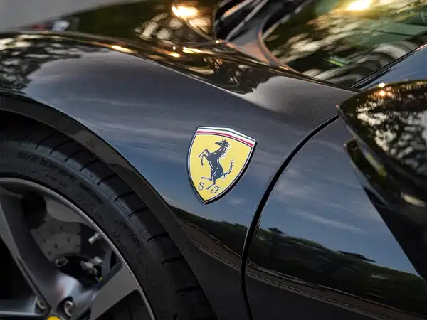Ferrari SF90 2024