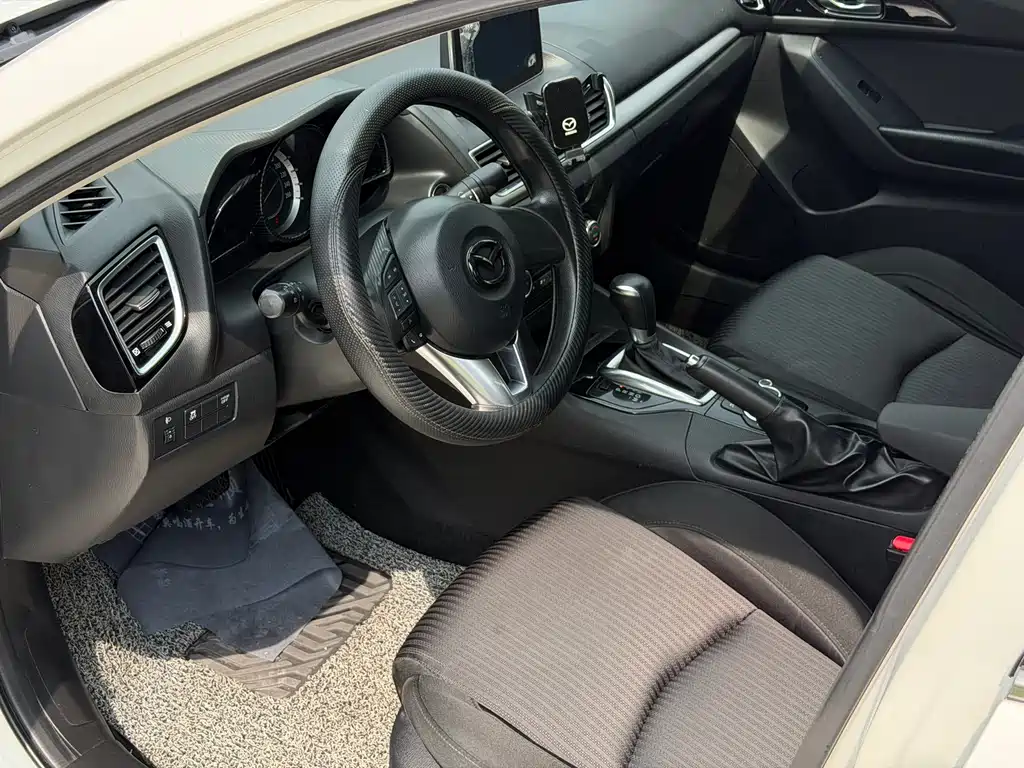 Mazda 3 Angkesela 2016