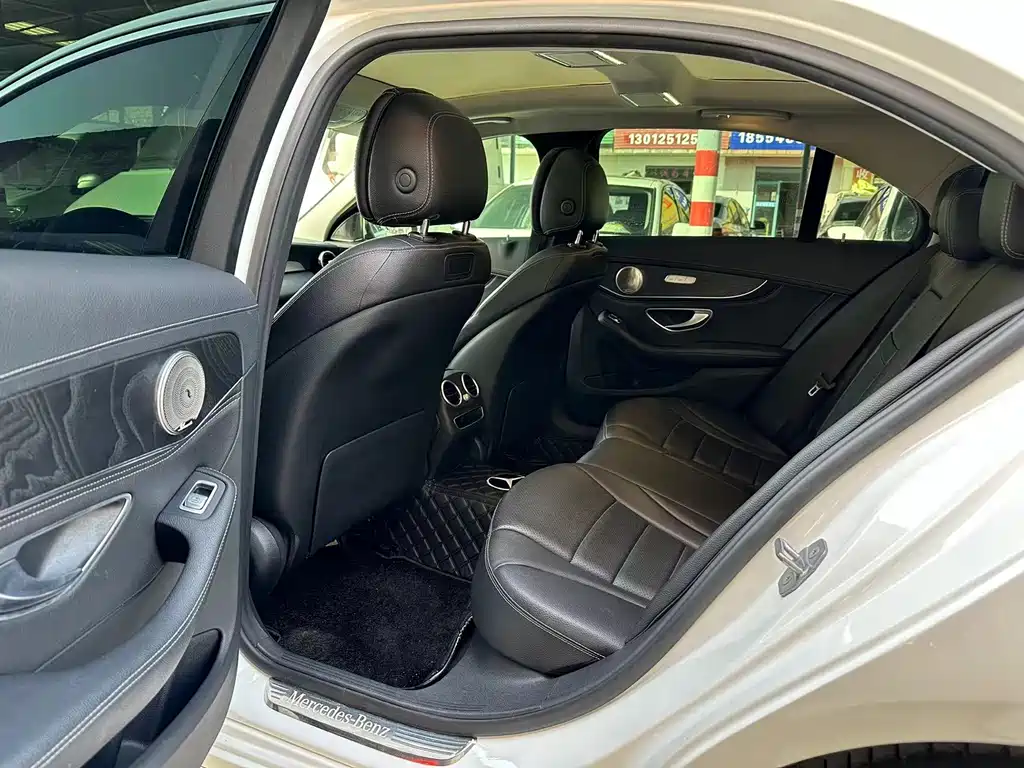 Mercedes-Benz C-Class 2019 — фото 7