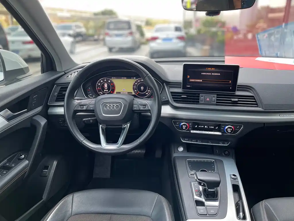 Audi Q5L 2018 — фото 13