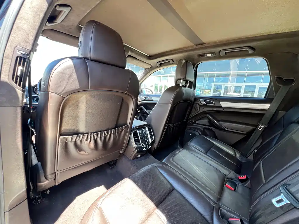 Porsche Cayenne 2010
