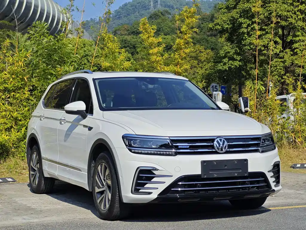 Volkswagen Tiguan L Plug-In Hybrid 2020 — фото 3