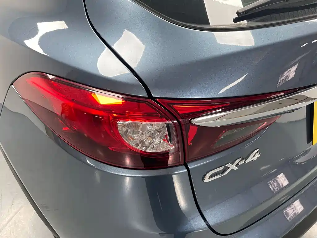 Mazda CX-4 2018 — фото 16