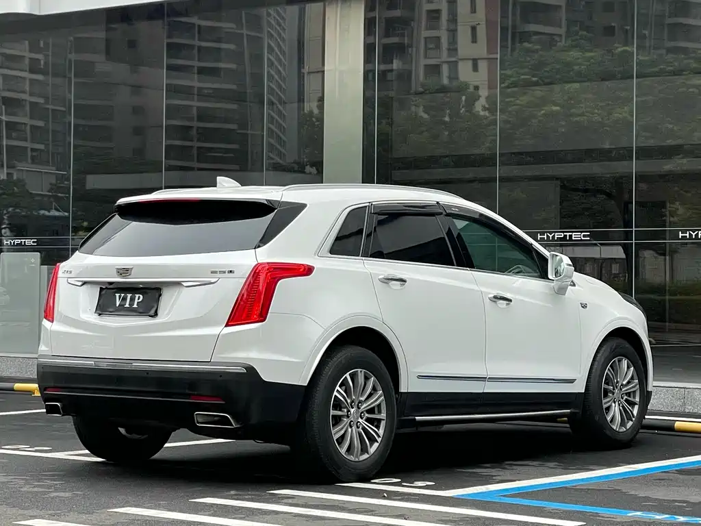 Cadillac XT5 2018 — фото 11