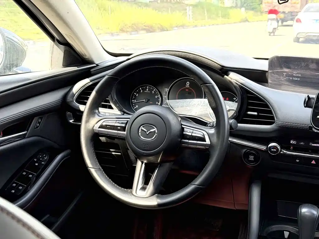 Mazda 3 Axela 2022