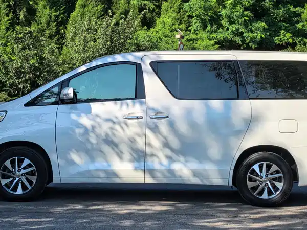 Toyota Alphard 2016