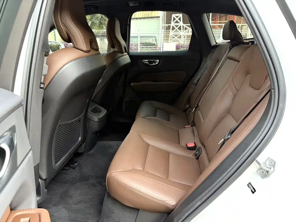 Volvo XC60 2022