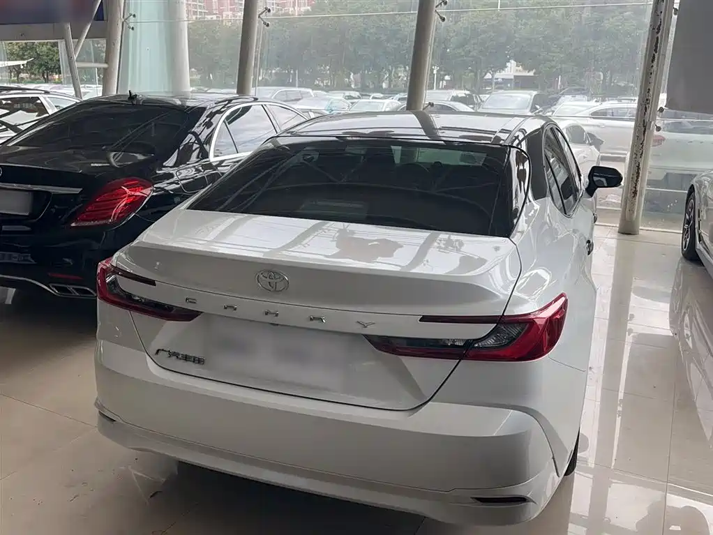 Toyota Camry 2025 — фото 16
