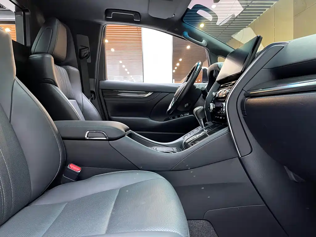 Lexus LM 2020