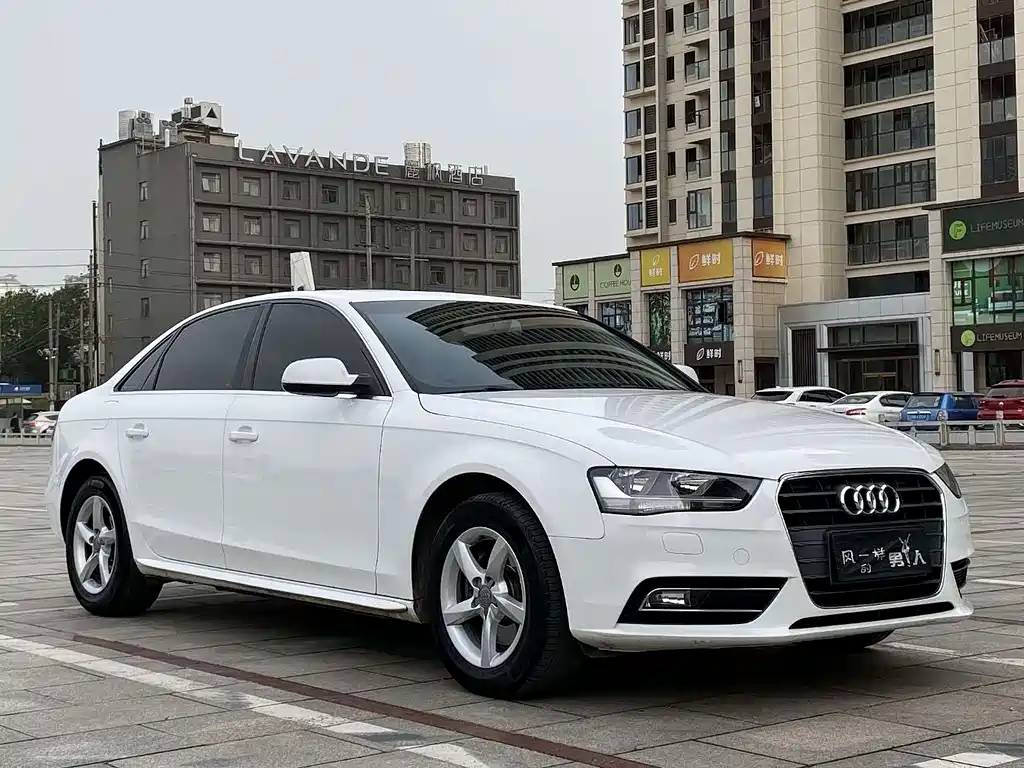 Audi A4L 2013 — фото 3
