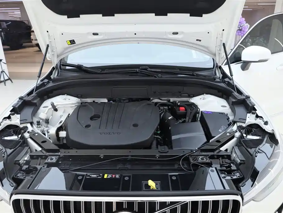 Volvo XC60 2024 — фото 12