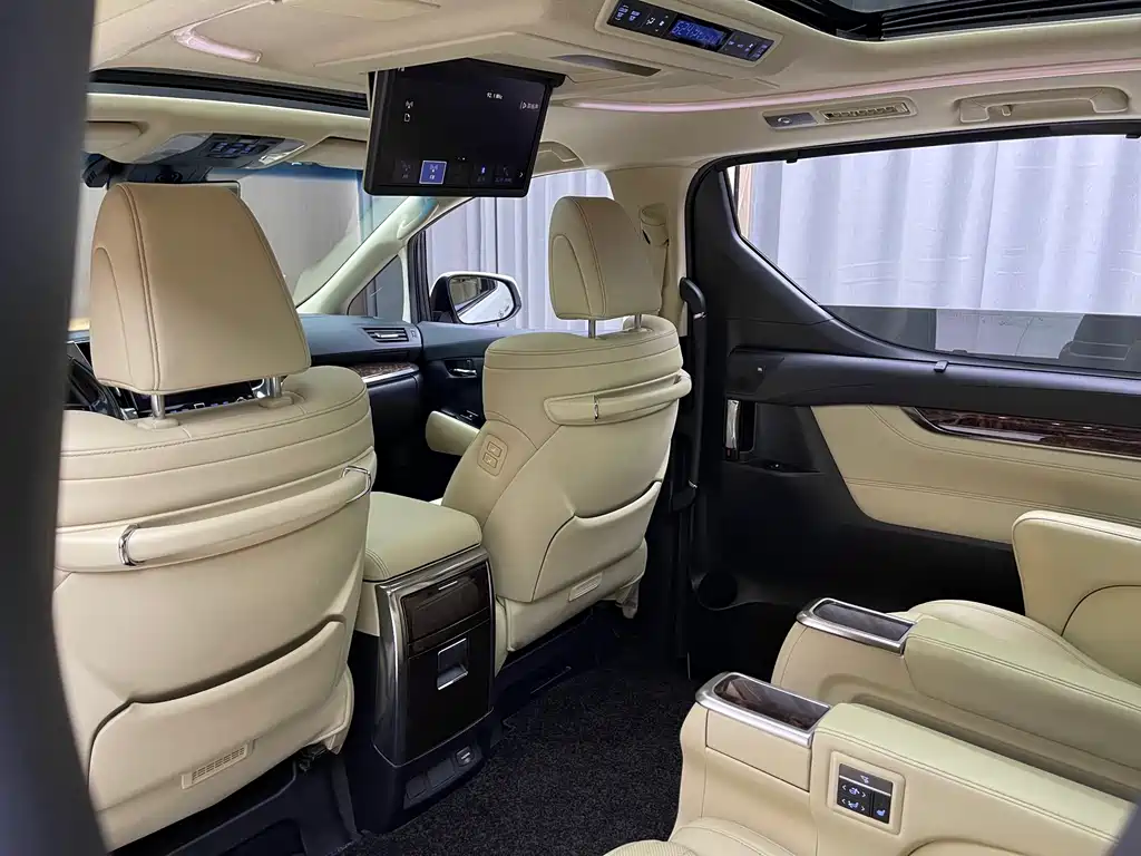 Toyota Alphard 2021 — фото 9