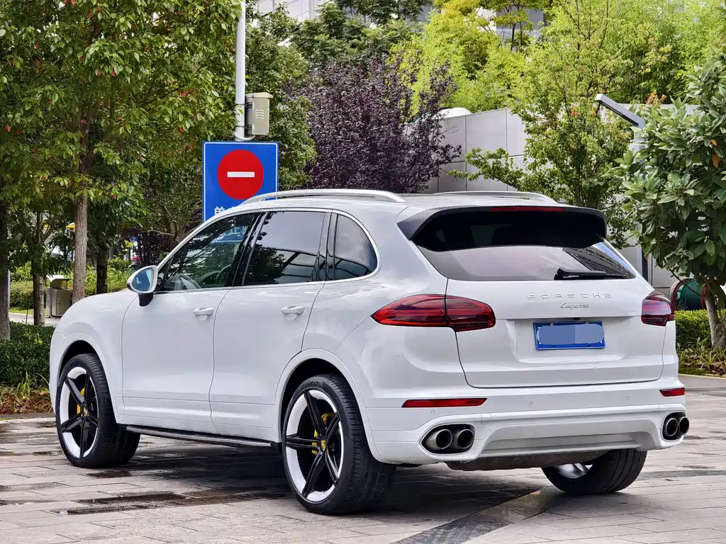 Porsche Cayenne 2015 — фото 6