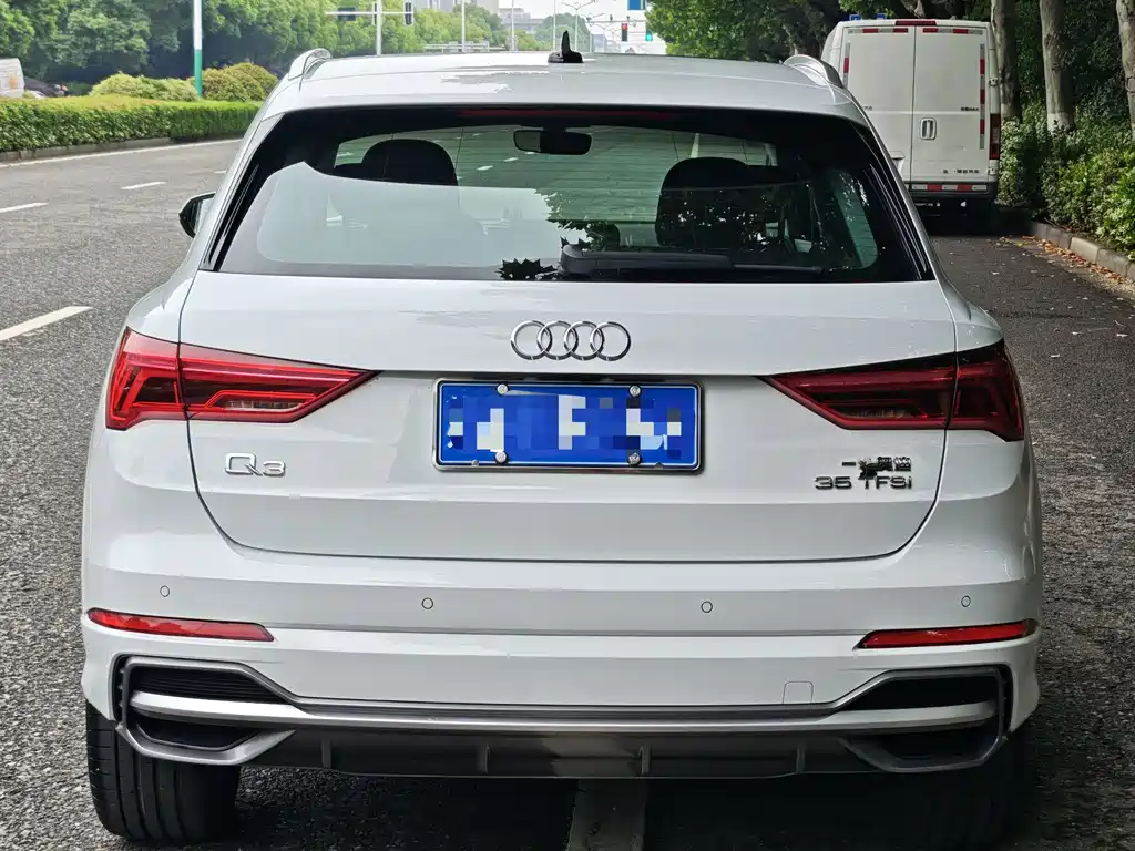 Audi Q3 2021 — фото 30