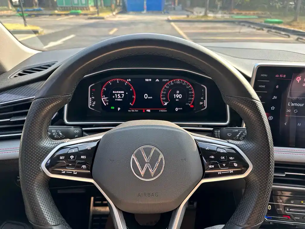 Volkswagen Tiguan L 2022 — фото 15