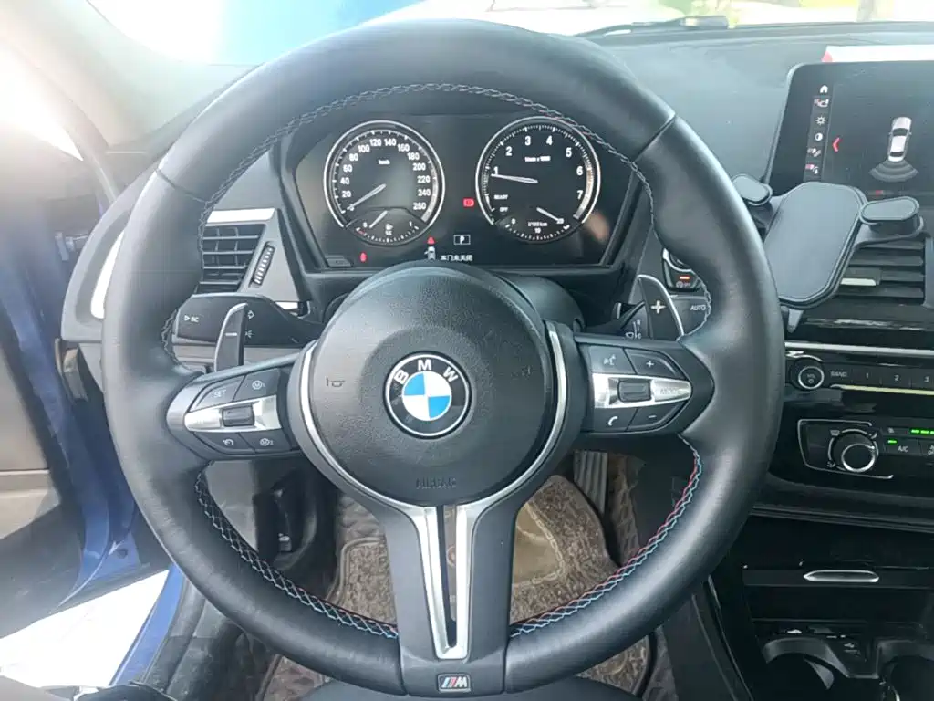 BMW 1 Series 2020 — фото 11
