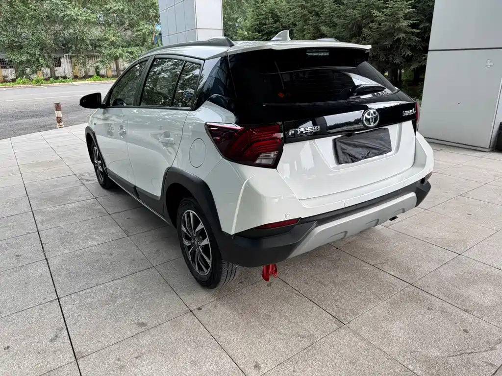 Toyota Yaris L 2022