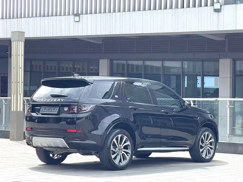 Land Rover Discovery Sport 2023 — фото 9