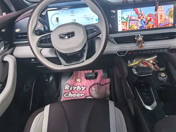 Geely Xingyue L 2023
