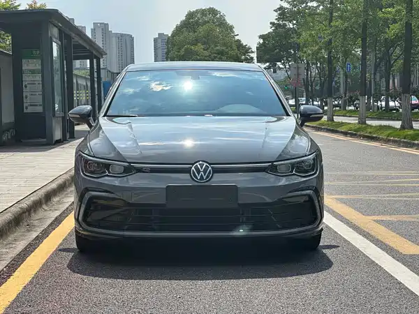 Volkswagen Golf 2023