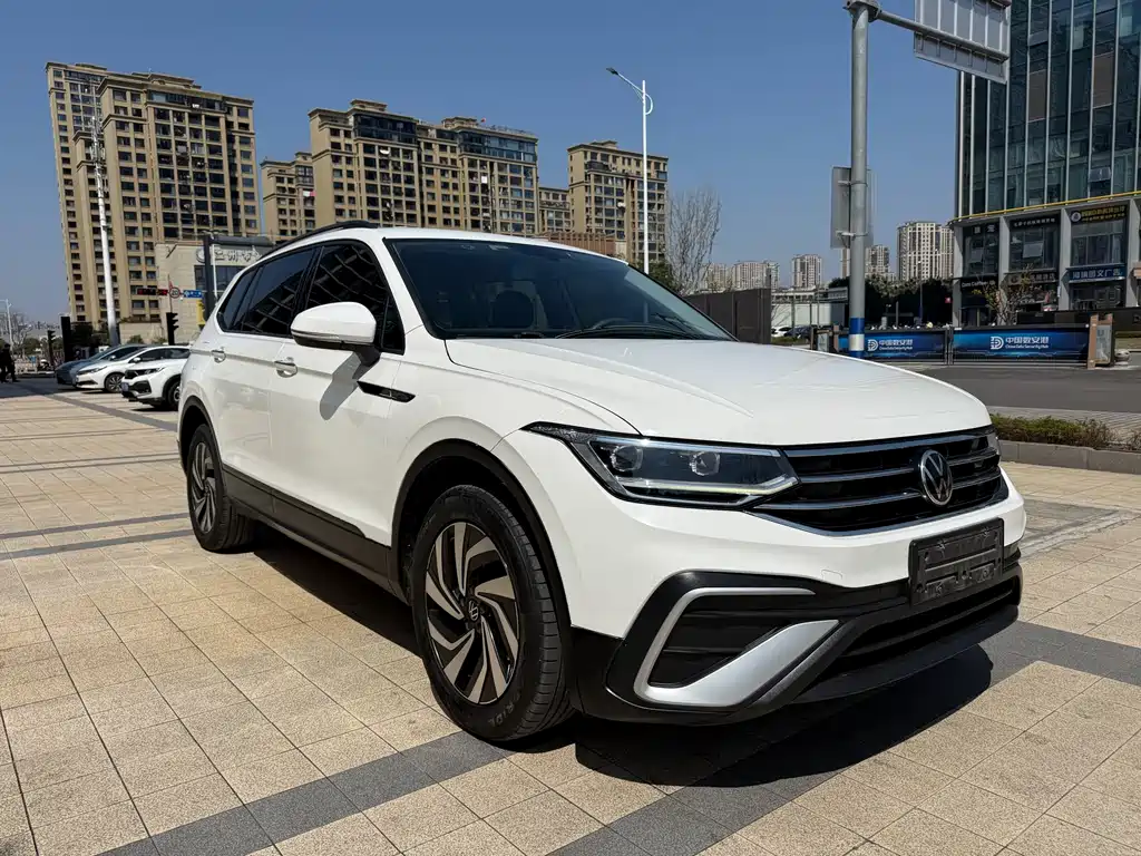 Volkswagen Tiguan L 2022 — фото 3