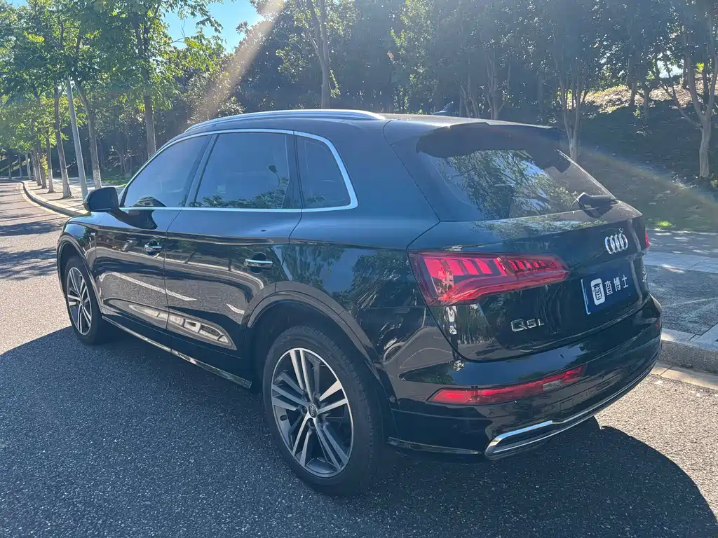 Audi Q5L 2021 — фото 7