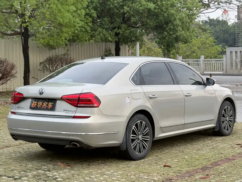 Volkswagen Passat 2018 — фото 9