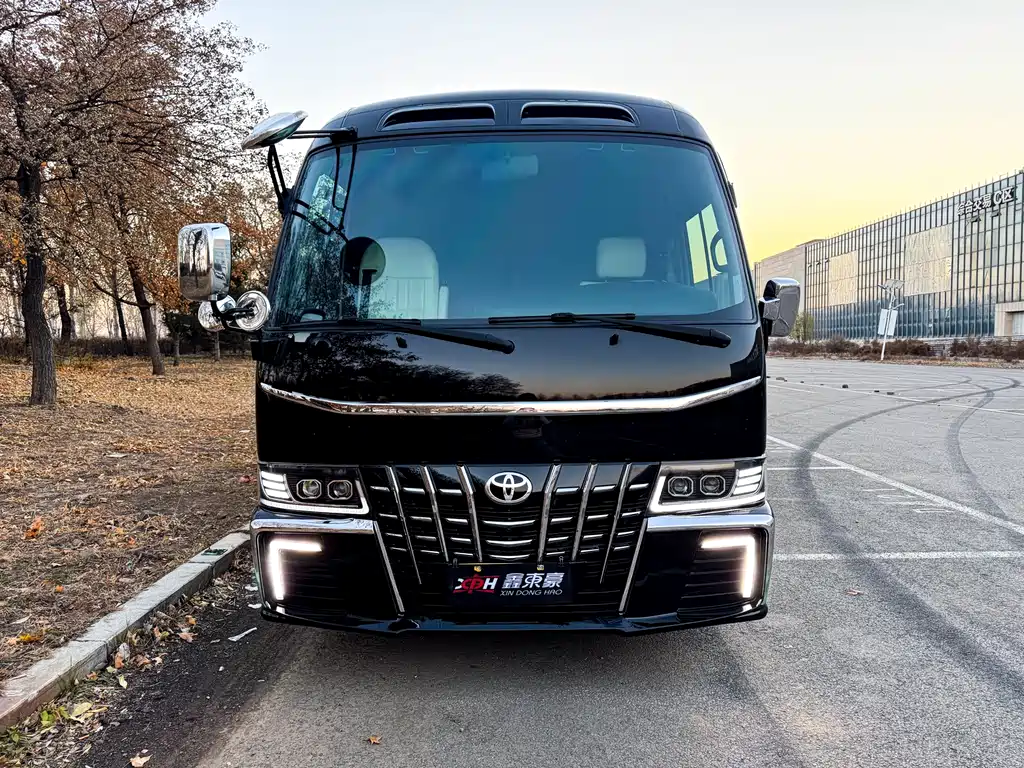 Toyota Coaster 2022 — фото 26