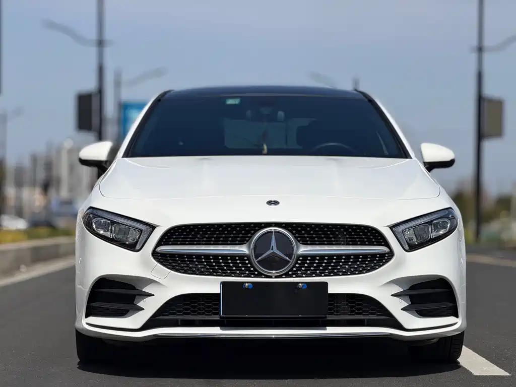 Mercedes-Benz A-Class 2022 — фото 2