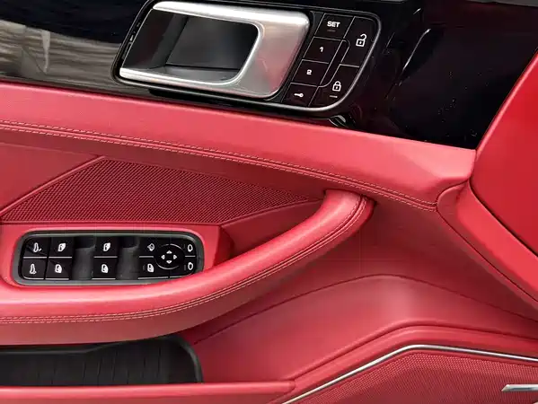 Porsche Panamera 2021