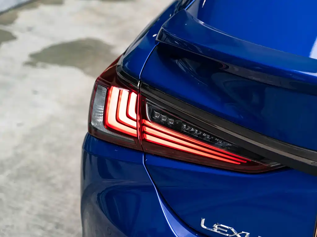 Lexus ES 2021 — фото 7