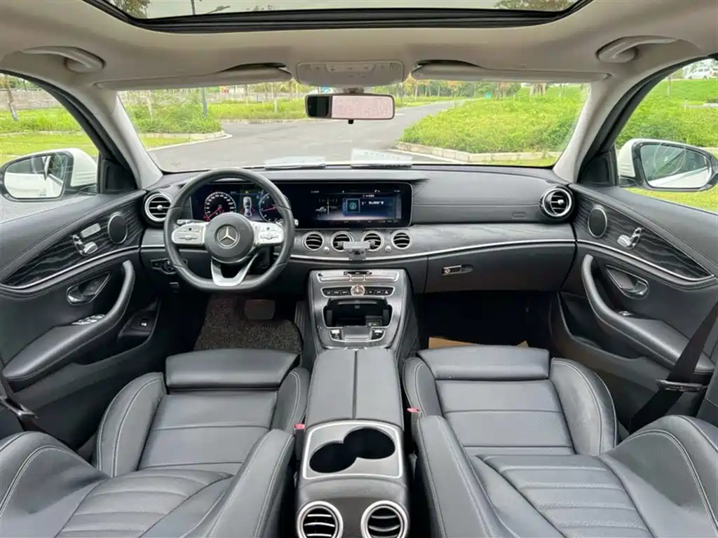 Mercedes-Benz E-Class 2019 — фото 13