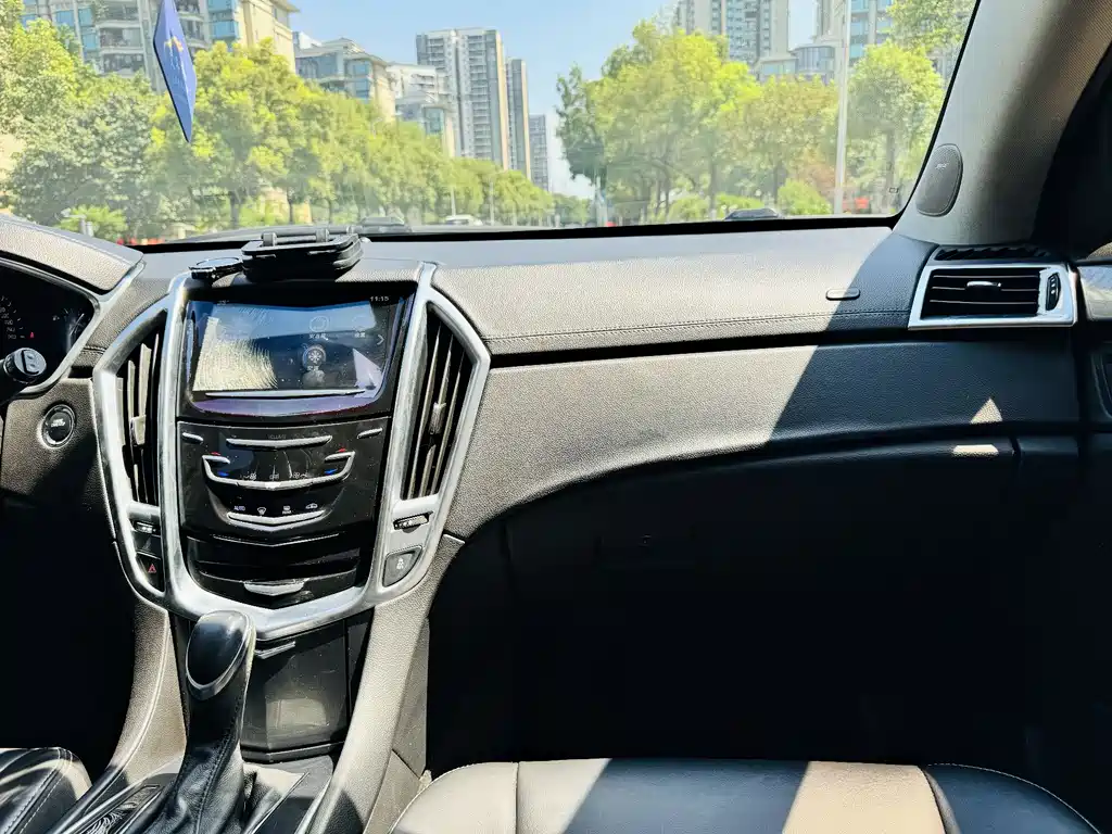 Cadillac SRX 2014 — фото 8