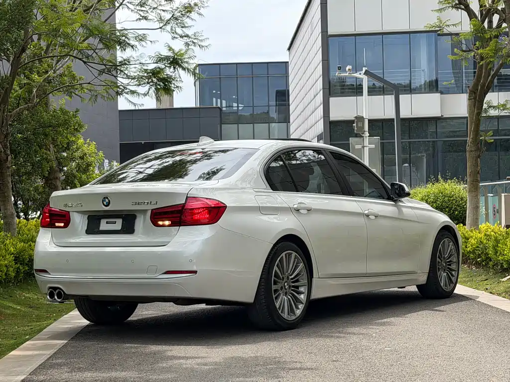 BMW 3 Series 2019 — фото 4