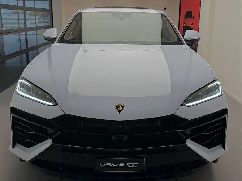 Lamborghini Urus SE — фото 11