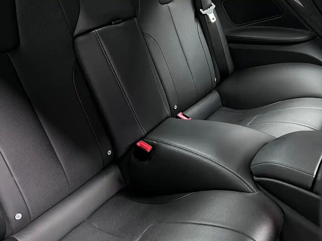 BMW M6 2012 — фото 17