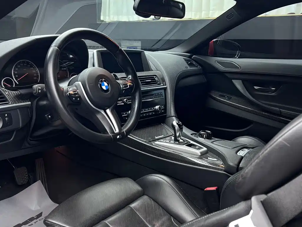 BMW M6 2012 — фото 11